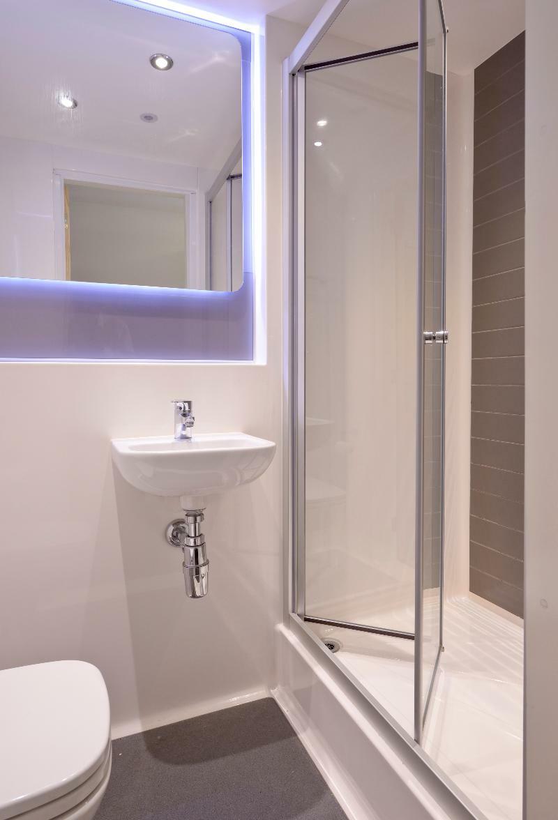 Destiny Student - Holyrood Hotel Edinburgh Luaran gambar